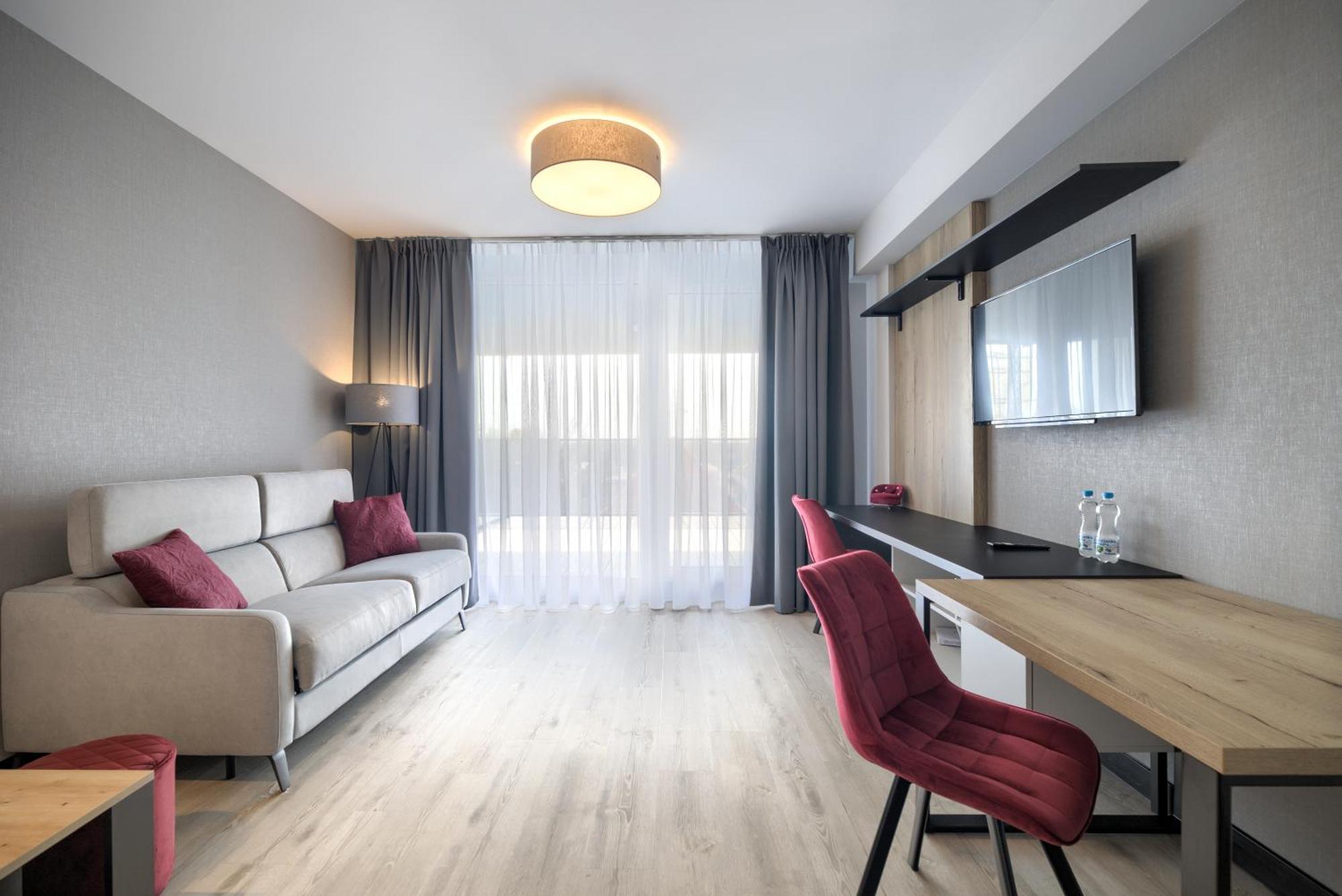 Апартаменти Aboutartapartments - Otynska 4