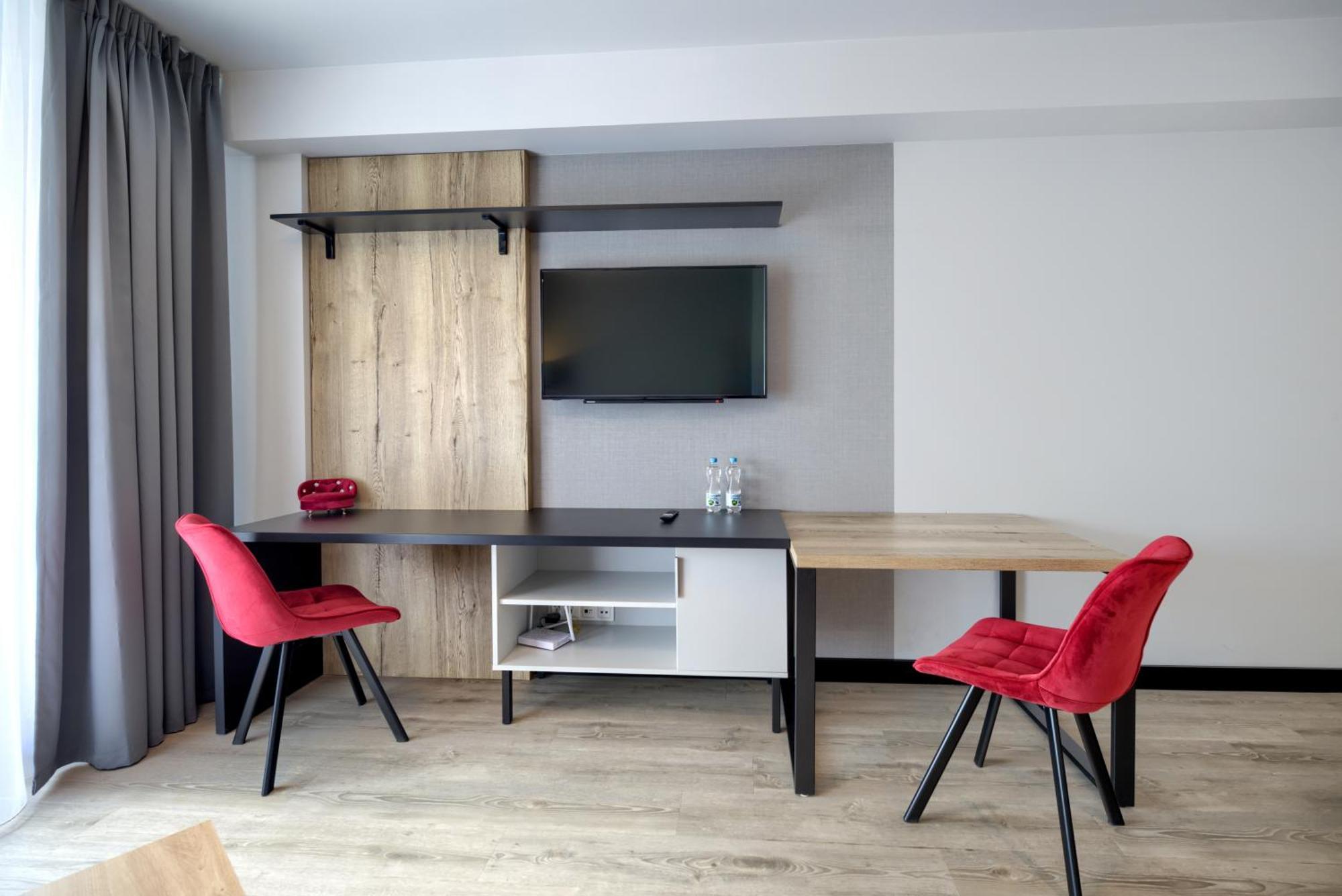 Aboutartapartments - Otynska 4 *