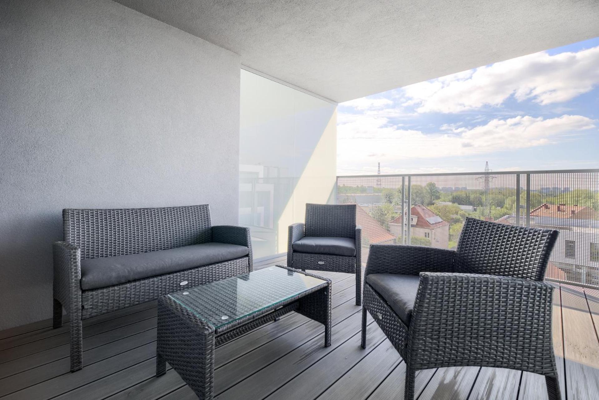 Апартаменти Aboutartapartments - Otynska 4 *