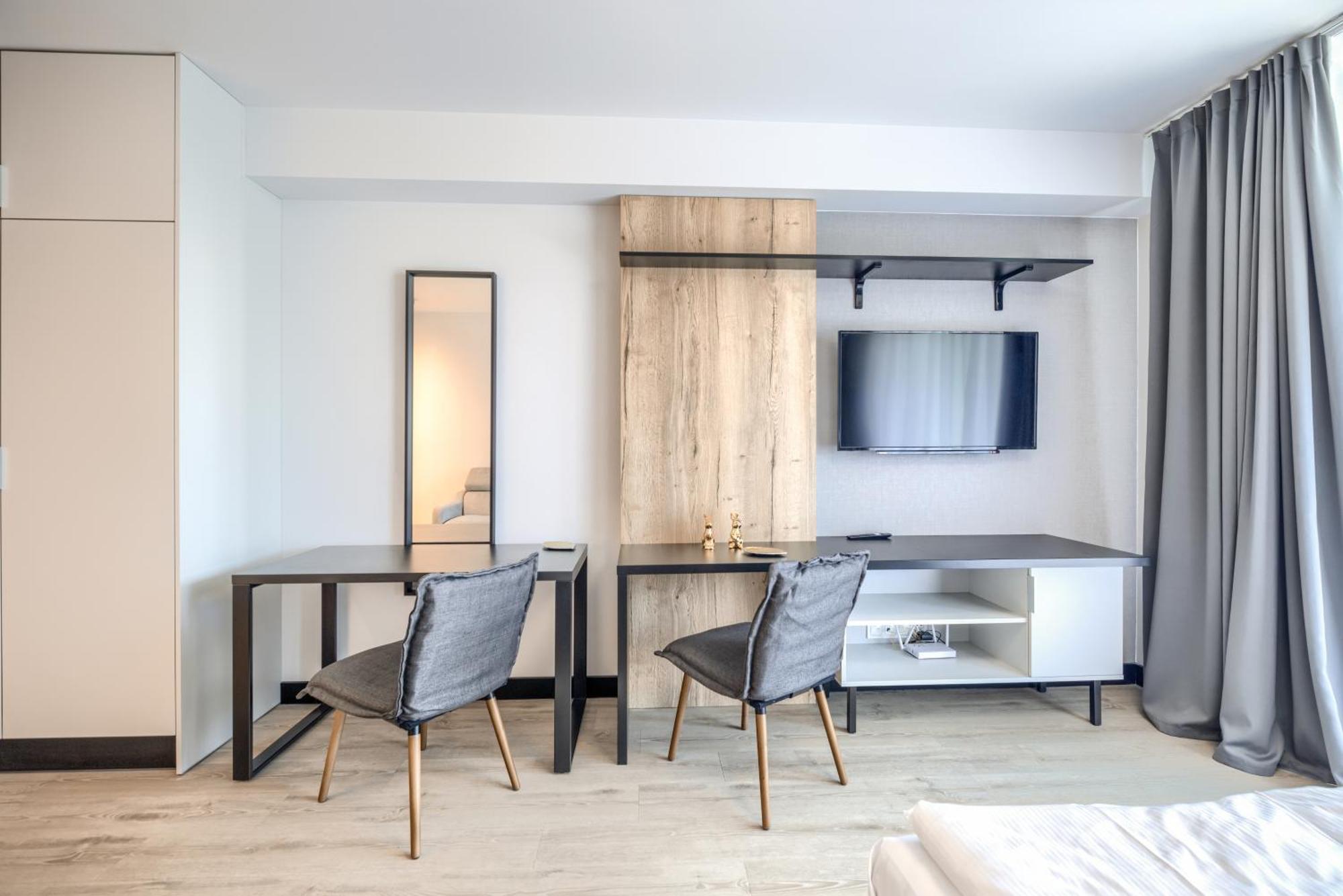 Апартаменти Aboutartapartments - Otynska 4