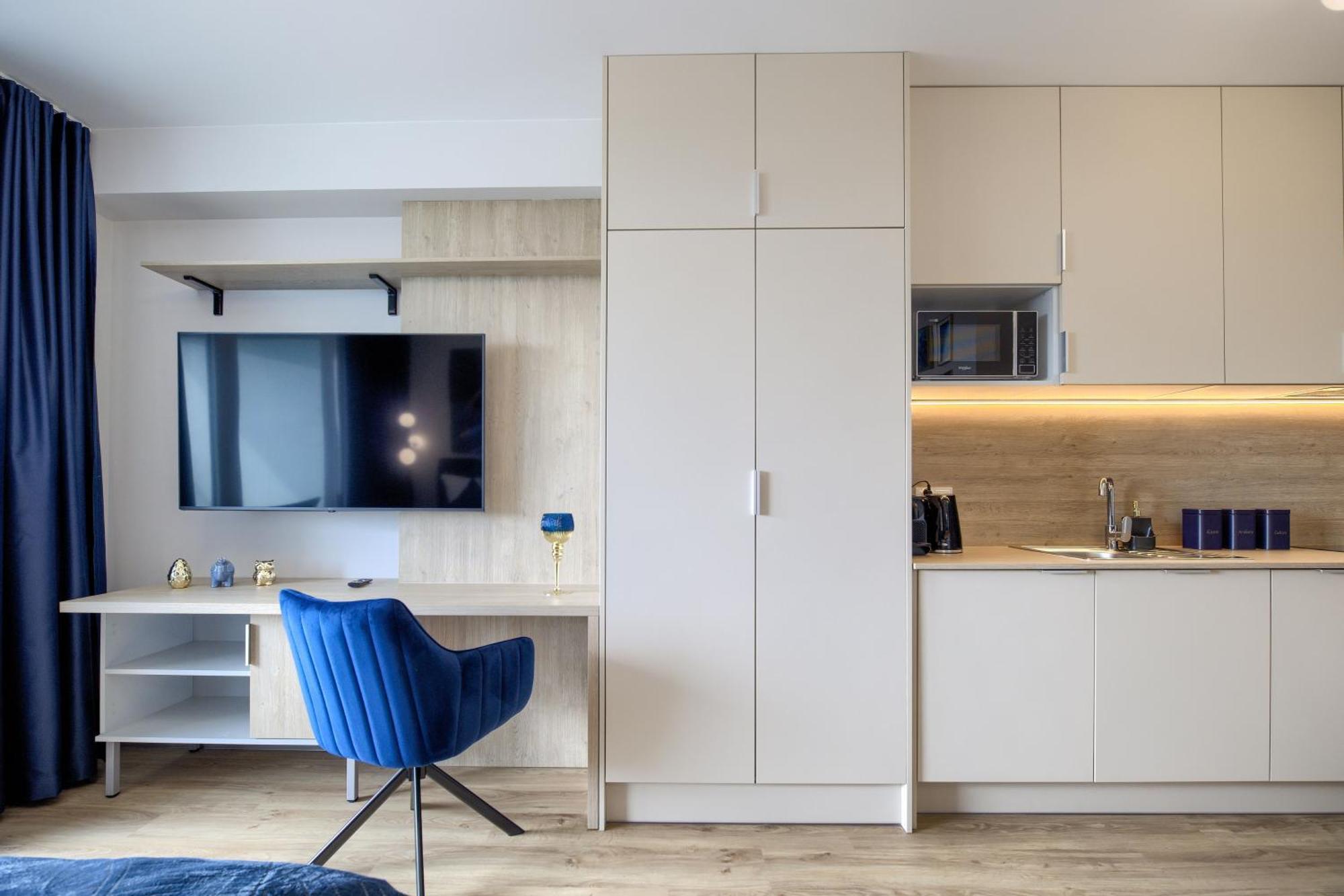 Aboutartapartments - Otynska 4 Апартаменти *
