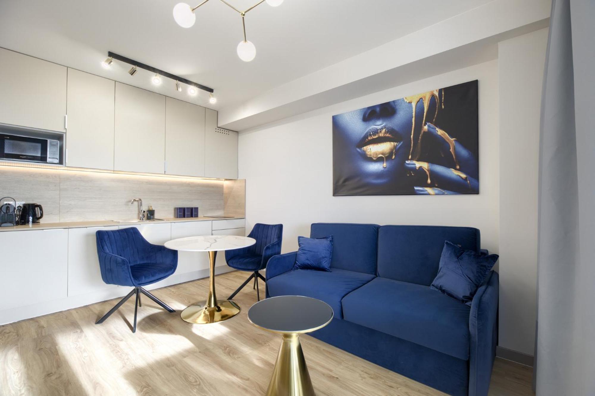 Апартаменти Aboutartapartments - Otynska 4